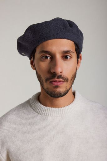 Authentic anthracite beret